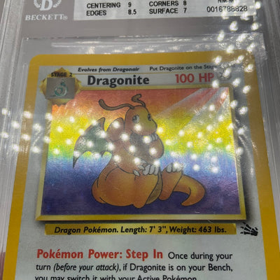 Dragonite Pokemon Fossil Holo #4 Beckett 8